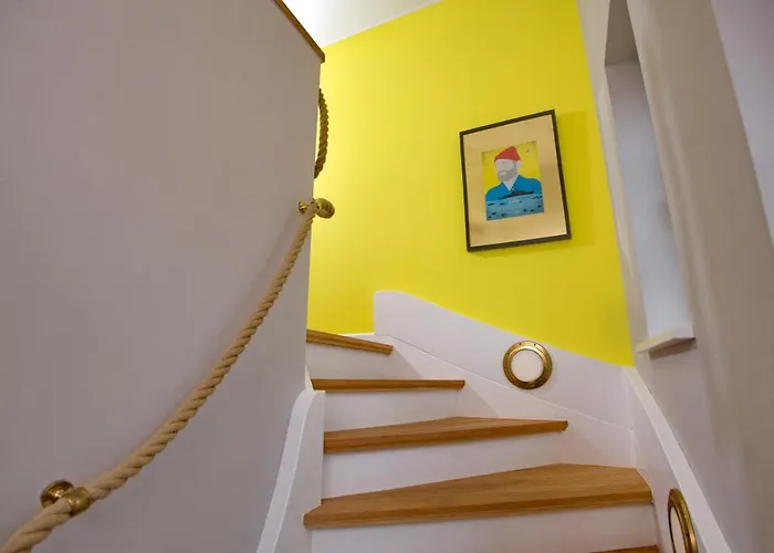 Yellow Upmarine Апартаменты